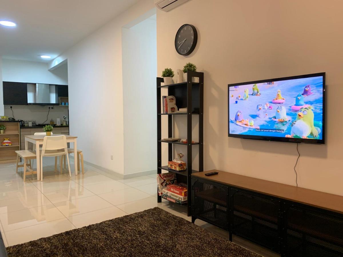 Relaxed Family Staycation, Pool View W Wifi N Netflix Bangi Luaran gambar