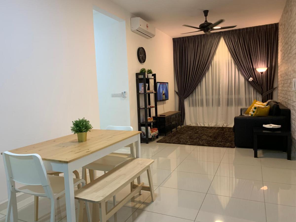 Relaxed Family Staycation, Pool View W Wifi N Netflix Bangi Luaran gambar